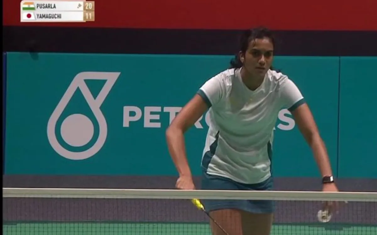 WATCH: PV Sindhu ने दमदार खेल के साथ बनाई Malaysia Open सेमीफाइनल में जगह