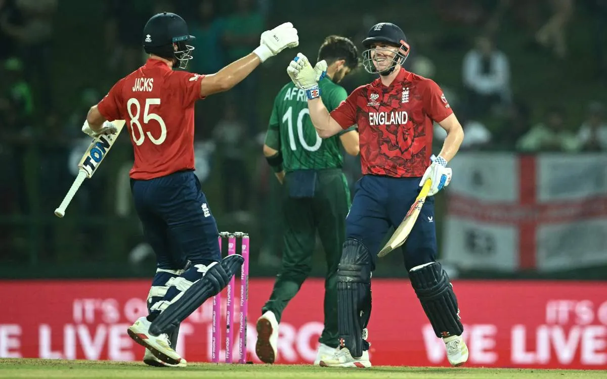T20 World Cup 2026: इंग्लैंड सेमीफाइनल में पहुंची,हैरी ब्रूक के तूफानी शतक से पाकिस्तान हुआ पस्त