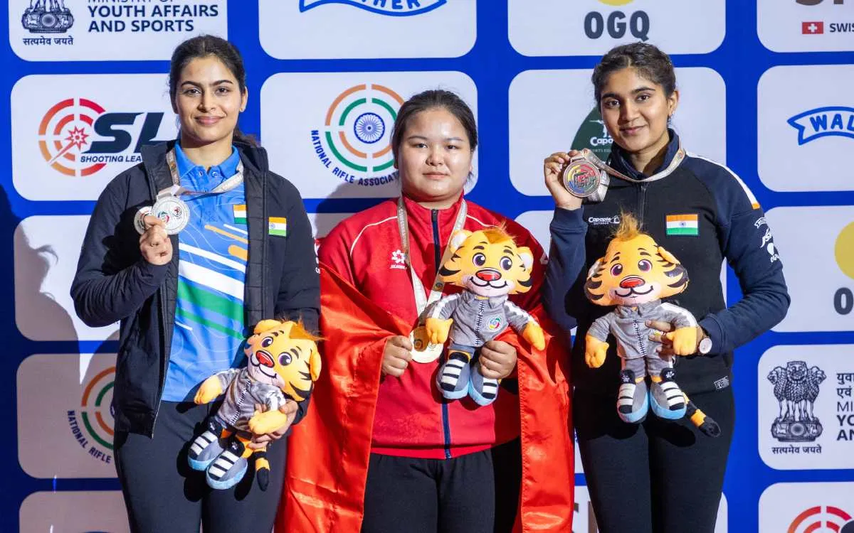 शूट-ऑफ में मनु भाकर से फिसला गोल्ड, 25 मीटर पिस्टल में ईशा को ब्रॉन्ज