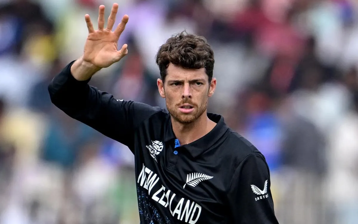 Mitchell Santner ने रचा इतिहास, T20I में ऐसा करने वाले पहले न्यूजीलैंड के क्रिकेटर बने