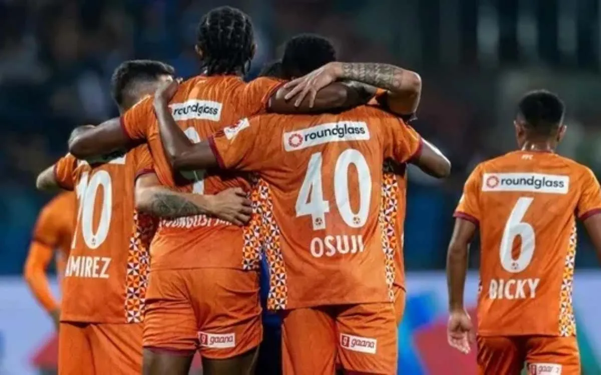 ISL 2025-26: पंजाब एफसी ने बेंगलुरु एफसी को 2-0 से दी मात, एफियोंग न्सुंगुसी बने जीत के हीरो