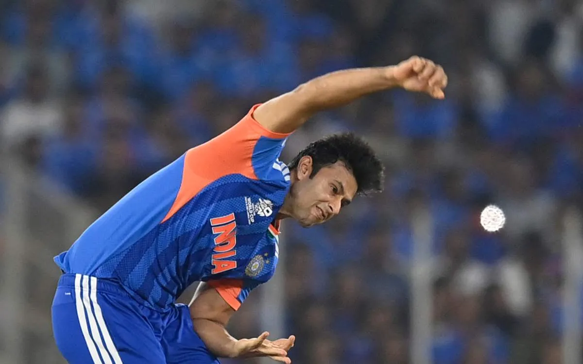 T20 World Cup 2026: शिवम दुबे ने बनाया बड़ा खराब रिकॉर्ड, 1 ओवर में लुटाए सबसे ज्यादा रन