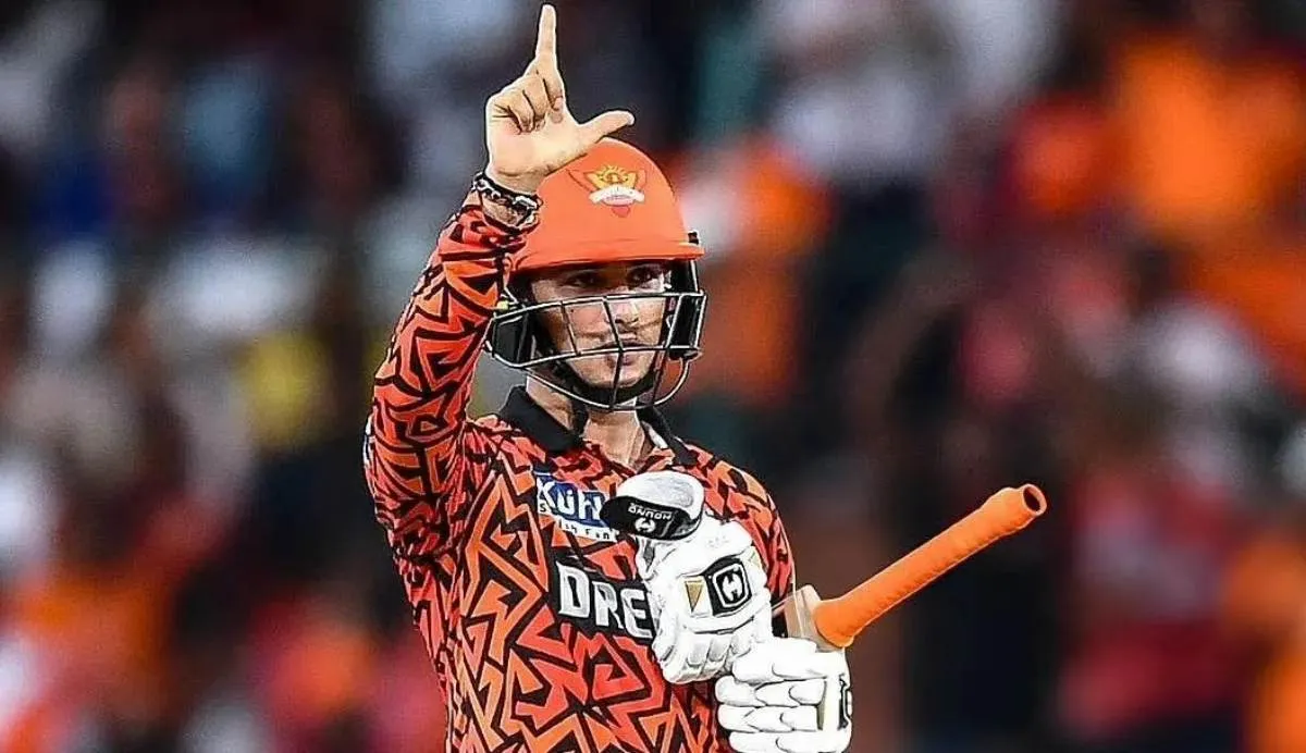 IPL 2026: सनराइजर्स हैदराबाद में अंतरिम कप्तानी की रेस, अभिषेक शर्मा और ईशान किशन दावेदार