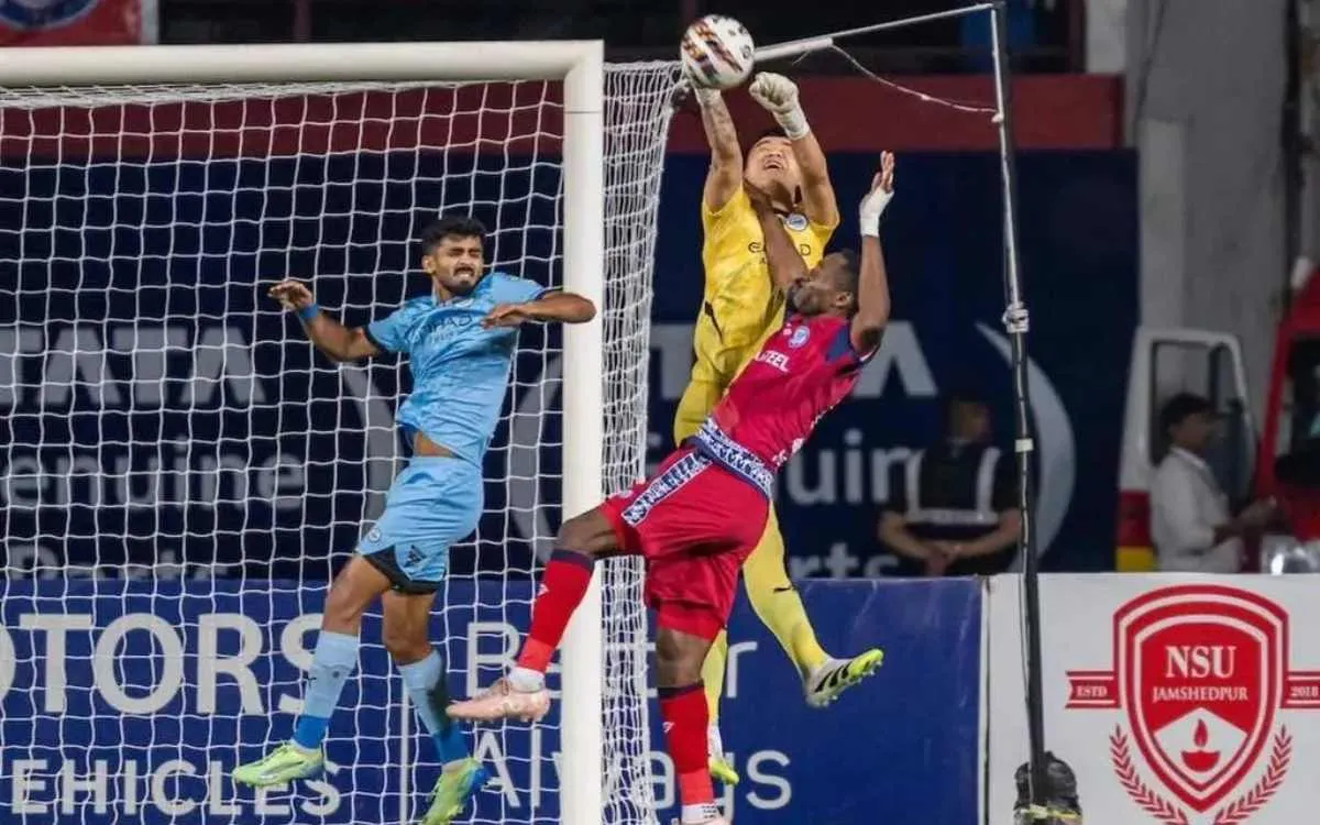ISL 2025-26: गोलुई के आखिरी मिनट के गोल से जमशेदपुर ने मुंबई को रोका