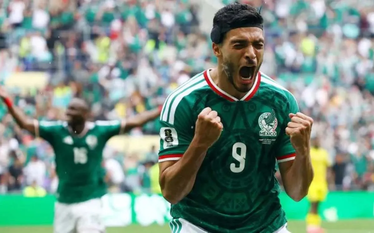 Mexico Beat South Africa 2-0